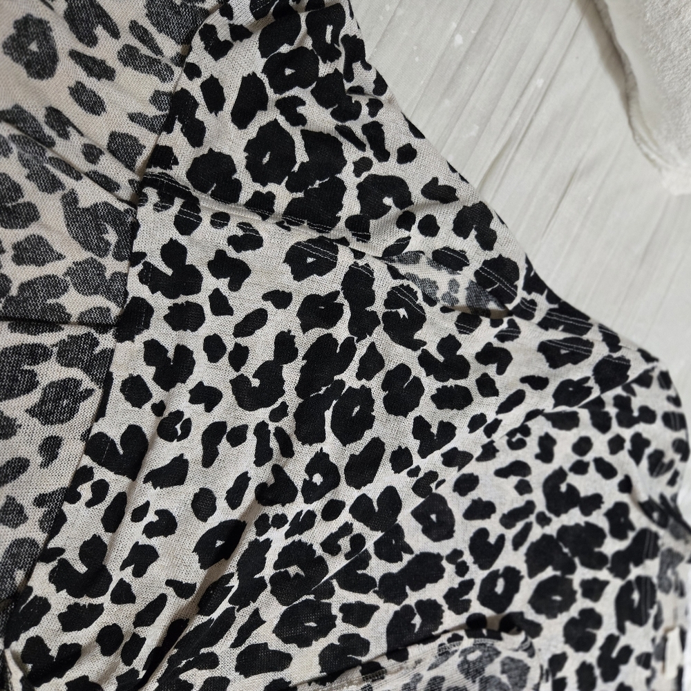 Leopard Print Women's Poncho NWOT Never Worn! - Picture 7 of 8